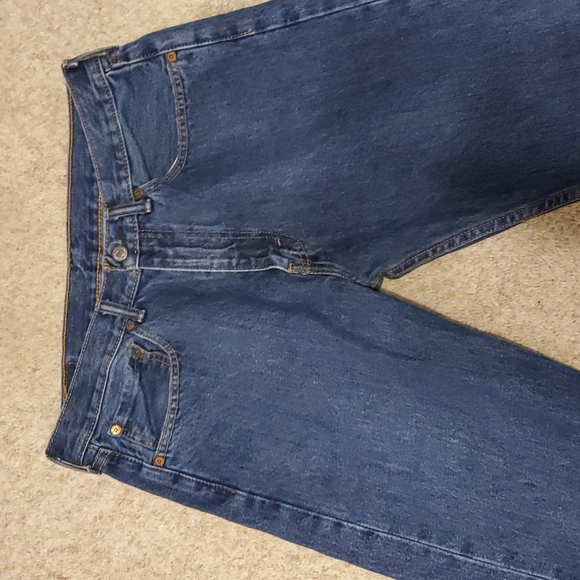 Levi's - Picture 2 of 4